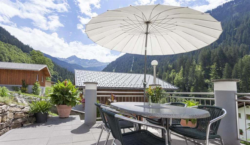 Gaestehaus Fitsch - Ferienwohnung In Silbertal Exterior photo