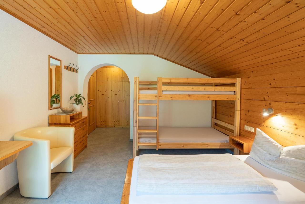 Gaestehaus Fitsch - Ferienwohnung In Silbertal Exterior photo