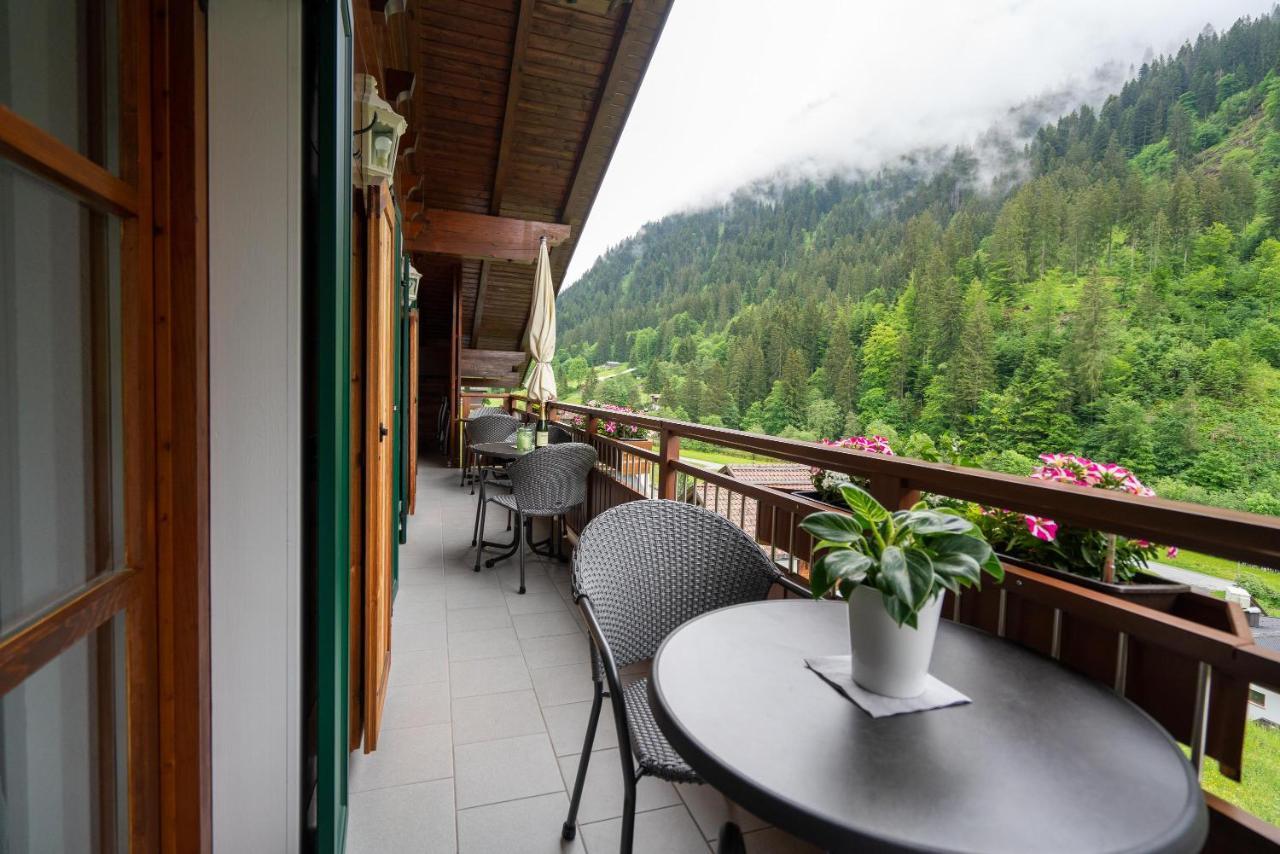 Gaestehaus Fitsch - Ferienwohnung In Silbertal Exterior photo